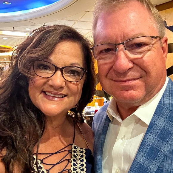 Meet your Posher, Leigh - Picture 1 of 1